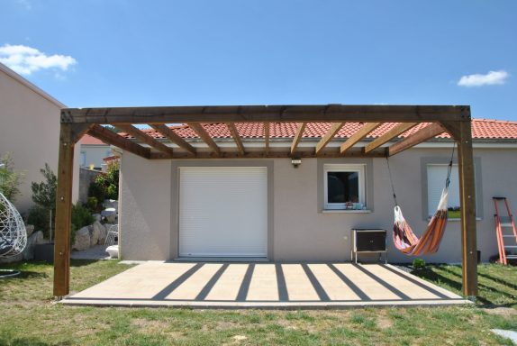Pergola adossée